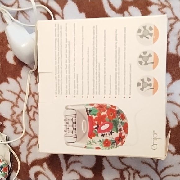 Emjoi Brand "eRase" e60 Epilator - Picture 6 of 6